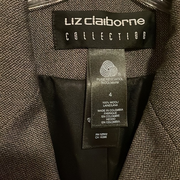 Liz Claiborne Gray Herringbone Wool Blazer. Size 4. - Picture 2 of 10